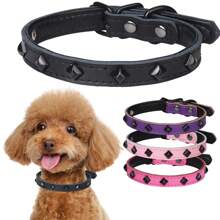 1 件单排黑色铆钉宠物狗项圈，可调节项圈采用耐用 PU 皮革和黑色铆钉装饰制成。