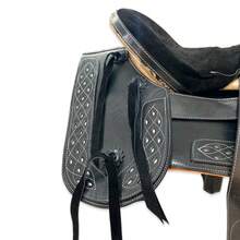 Montura Silla Charra para Caballo de Vaqueta Premium con Asiento Ortopédico-Cantinas-Arsiones Ajustables Equipada Con Carona y Cincho - Negro - Ver 6