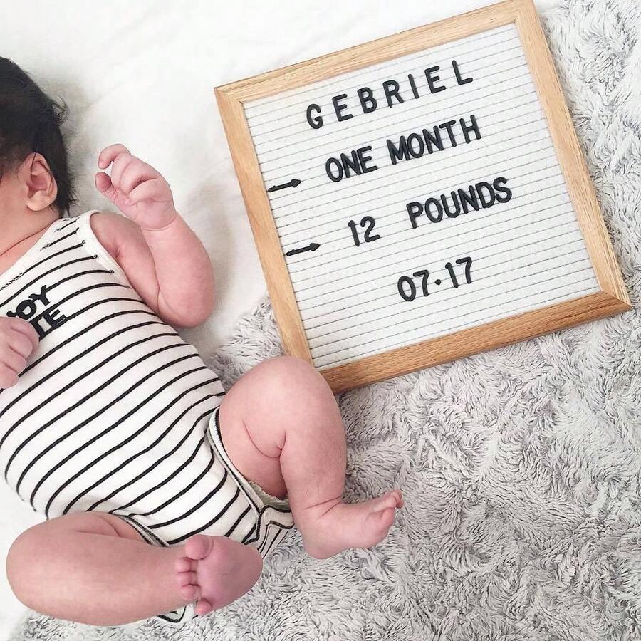 1 件创意毛毡字母板方形 0ak 木质留言板壁挂式带三脚架字母适用于生日乔迁礼物派对家居装饰 10*10 英寸