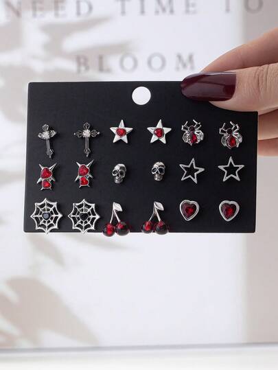 9 Paar Gothic Stil Spitzen Anhänger Set mit Kreuz, Herz, Stern, Spinne, Totenkopf Motiven, vielseitig einsetzbare Party Socken