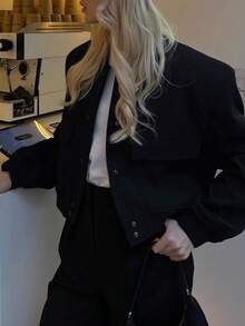 Nueva chaqueta de mujer para otoño. Chaqueta de béisbol de cuello redondo en negro, ideal para volver al colegio. Adecuada para paseos por el campus, salidas diarias, looks de aeropuerto y otras ocasiones, creando fácilmente una atmósfera casual pero elegante.