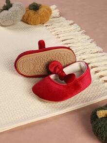 一双可爱毛绒百搭红色平底鞋，带蝴蝶结和搭扣，是新年和圣诞节的理想之选 - 紅色 - 查看 2