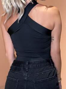 Manon Tanti Solid Form-Fitting Crisscross Halter Top For Summer - Black - View 7