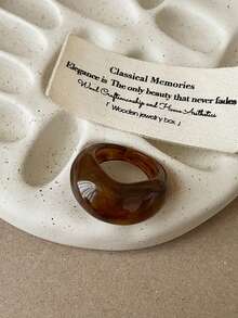 1 Stück asymmetrisch geformter minimalistischer Modeschmuckring aus Harz, geeignet für den täglichen Gebrauch, Partys, Urlaubsoutfits, Damen einfacher eleganter Retro-Stil personalisierter Ring, einzigartiges Design, ideal als Geschenk zum Lehrertag, Muttertag, Valentinstag, Abschluss, Festivalgeschenke (handgefärbter Batikeffekt, Farbabweichungen sind normal)