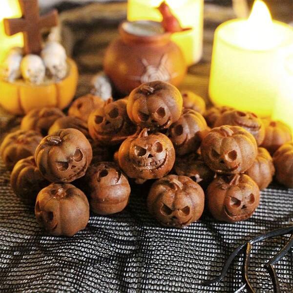 20 stuks kunstmatige miniatuurhars pompoenfiguur Halloween lachende pompoendecoratie herfstpompoen handwerk geschikt voor keuken woonkamer buiten binnen tuinfeest huisdecoratie geen batterijen nodig