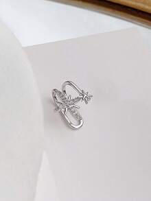 1pc Asymmetric Octagonal Ear Clip Earrings For Women, Fashion Unique Personalized Delicate Earring Suitable For Daily Wear, Gatherings & Parties - Silver - View 3