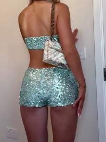 Conjunto de 2 piezas de pantalones cortos con lentejuelas para mujer, top de sujetador sin tirantes de corte entallado y pantalones cortos para primavera y verano. - Verde - Ver 2