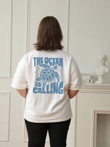 T-shirt blanc à manches courtes ample à col rond avec imprimé tortue et slogan, style décontracté de vacances, convenant aux grandes tailles. Top à la mode pour une utilisation quotidienne et les vacances - Blanc - Voir 1