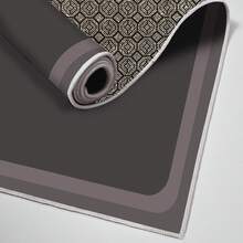 HECHO EN TURQUÍA. Alfombra turca antideslizante con estampado digital Pearl – AL4002. Suave al tacto, lavable y con reverso de fieltro antideslizante. Moderna alfombra decorativa, ideal para salón, dormitorio, cocina, pasillo o entrada. Disponible en 5 tamaños (40*60, 50*120, 50*160, 50*80, 60*100 cm). Secado rápido, muy absorbente, diseño suave y cómodo. Apta para uso en interiores y exteriores.