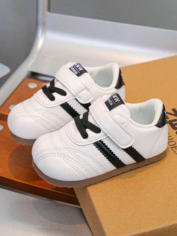 Un par de zapatos para bebé y niño pequeño, versión coreana de otoño 2025, suela suave de material suave, zapatos para compañeros de clase, zapatos para niña pequeña