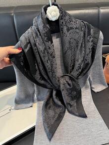 1 pezzo Elegante sciarpa quadrata in raso lucido di alta qualità con stampa floreale e fili d'argento, foulard di moda, foulard versatile per capelli, scialle, accessorio di protezione solare per donne e abiti