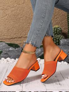 Giày sandal cao gót nữ màu xanh lá cây tươi mát, thiết kế hở mũi, đế vuông rộng, thoáng khí, thời trang, đa năng và thoải mái, là lựa chọn hàng đầu cho phái nữ, phù hợp với trang phục mùa xuân hè. - trái cam - Xem 4