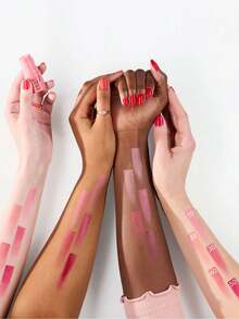 Essence Baby Got 腮红 10 号，质地柔滑，轻盈易推开，不卡粉不粘腻，打造自然透亮妆容，遮瑕度可叠加，持久配方，赋予肌肤自然红润光泽，5.5克/0.19盎司 - 10 - 查看 12