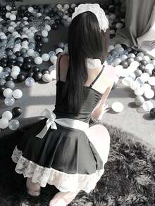 一套女士性感吊带裙蕾丝可爱女仆装套装，包括头带、项圈、腕带和腿环 - 黑色 - 查看 3