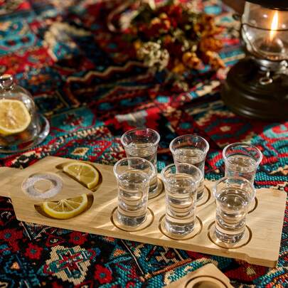 Cirelle 1pc Big Tequila Party Tray| Tequila Flight Board | Tequila Shot Board | Custom Tequila Board| Tequila Gifts| Tequila Lovers| Tequila Board And Glass Holder Wooden Bar Tray With Salt Edges - Suitable For Parties, Weddings, Housewarming Banquets, Gifts, Etc, For Outdoor, Camping, New Year, Christmas, Rama Table Decor, Thanksgiving Day Party, Family Dining, High-End Restaurants Supplies, Housewarming Gift, Summer Home Decor