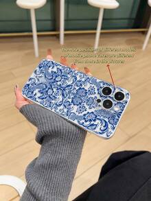 1 pieza Funda de teléfono transparente azul con pintura talla grande gruesa y resistente a golpes con diseño de flor de palacio vintage, compatible con iPhone 16/11/16pro/16plus/16promax/16e/15Promax/13/14/12/XS/XR/7G/8P, compatible con Samsung Galaxy S25/S25PLUS/S25 Ultra/A16/A36/A26/A56/A50/A12/A32/A52, resistente al agua y a los arañazos - Multicolor - Ver 4