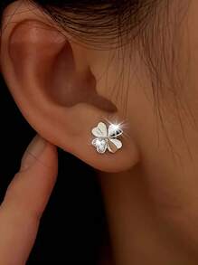 1 Pair 925 Sterling Silver Elegant Four-Leaf Clover Stud Earrings For Women, Inlaid With Synthetic Cubic Zirconia, Luxury Shining Design, Hypoallergenic, Suitable For Carnival And Music Festivals, 1 Pair Earring Gift