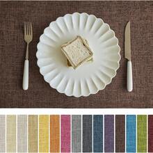 4 Stücke/6 Stücke/8 Stücke/10 Stücke einfarbige quadratische Tischsets, 43cm*46cm hitzebeständige Tischdekorationsstoffe, Kaffeetischsets geeignet für Neujahr, Ostern, Valentinstag Dekoration, Innen- & Außenbereich Zusammenkünfte Zuhause, minimalistischer Stil Esszimmer Anordnung, Geschirr Schutz für Feiertage und Geschenke