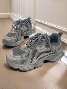 Zapatillas de malla transpirables de estilo vintage para hombres, zapatos deportivos casuales para adolescentes para aumentar la altura, zapatillas gruesas de alta gama tipo 'Paris Chunky', zapatos deportivos y casuales de suela gruesa y versátiles de alta calidad para el verano