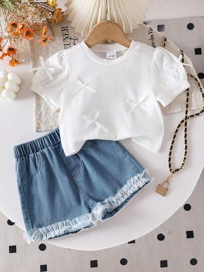 2 件套女婴 3D 蝴蝶结灯笼袖上衣和蕾丝边牛仔短裤，休闲百搭装，适合日常和度假穿着