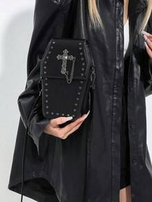 Y2K 甜美酷炫小众设计斜挎包，十字架和链条装饰，铆钉搞怪复古极具魅力的特殊造型手机包，哥特朋克个性单肩包，适合万圣节派对角色扮演装扮 - 黑色 - 查看 3