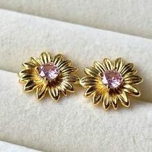 1 对镀金仿钻雏菊耳钉，适合女性日常佩戴，简约设计 - 小雛菊耳釘 - 查看 3