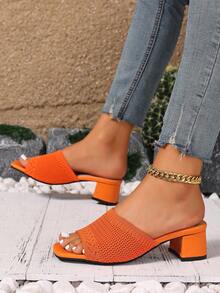 Giày sandal cao gót nữ màu xanh lá cây tươi mát, thiết kế hở mũi, đế vuông rộng, thoáng khí, thời trang, đa năng và thoải mái, là lựa chọn hàng đầu cho phái nữ, phù hợp với trang phục mùa xuân hè. - trái cam - Xem 3