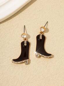 一对精致迷人的西部牛仔风格牛仔女孩魅力吊坠耳环，靴子镶嵌水钻和滴油耳环，波西米亚风格个性化设计耳环，适合女性聚会、派对、节日、旅行、礼品配饰、珠宝礼品