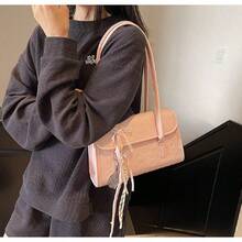 Women Shoulder Bags - 粉紅色帶掛件 - 查看 4