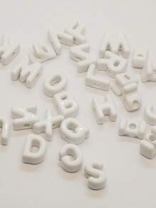 26 件时尚新款亚克力大孔英文字母珠子，适用于 DIY 手机挂绳、鞋饰、手工珠宝、节日礼物 - 亞克力大孔A---Z英文字母直孔串珠 - 查看 9