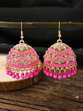 Eleganta påfågelformade örhängen, dekorerade med färgglada pärlor och tofshängen, utsmyckade med lyxiga strass-klockor, blandar stilen med traditionella örhängen från Indien och Pakistan, bohemisk chic, lämpliga för kvinnors vardagskläder, bröllop, festivaler, fester, dejter, och är även en underbar smyckesgåva.