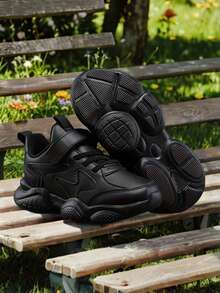 1双儿童鞋，新款春季儿童运动鞋，纯黑色PU拼接厚底小黑鞋，低帮魔术贴，小学男女童校园休闲鞋，街头户外跑步训练鞋，适合儿童节、春节、复活节、劳动节等节日穿着。 - 黑色 - 查看 6