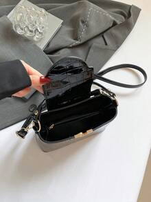 奢侈品牌女士手提包，鳄鱼压纹优质石纹托特包，2025新款小众时尚百搭大容量单肩包，INS大包，复古休闲街头风托特包，亮面高级感斜挎包，2025新款时尚优质翻盖设计妈妈包