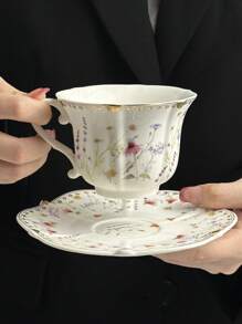 1 set de taza de café y platito de cerámica con pintura dorada retro, con patrón floral rosado pintado a mano, elegante juego de té de la tarde/café, taza de alta calidad para la oficina, regalo para vacaciones o vuelta al colegio