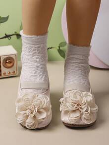 A Pair Of Children's And Girls' Shoes For Spring And Autumn 2025, Fashionable And Versatile, Round Toe, Flat Bottom, Anti-Slip, Large Pattern, Elastic, Shallow Opening, Anti-Slip And Non-Stuffy Girls' Shoes - Beige - View 6