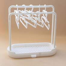 Suport pentru haine de păpuși, 1 suport de uscare din plastic, 10 umerașe pentru haine pentru Labubu și păpuși. Suporturi mici și drăguțe pentru organizarea hainelor pentru copii, raft de depozitare durabil pe birou pentru colecționari și accesorii pentru păpuși la modă, organizator de colecționar, organizator compact, finisaj neted, cadouri de festival. Idei de cadouri de Crăciun. - alb - Vizualizare 11