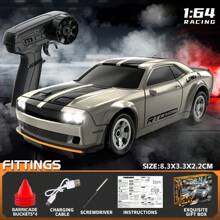 1/64 比例迷你遥控漂移车 2.4G 4WD 越野赛车，快速遥控车，配有漂移轮胎、障碍物、LED 灯，非常适合桌面和房间玩汽车玩具，是送给青少年和成人的理想礼物