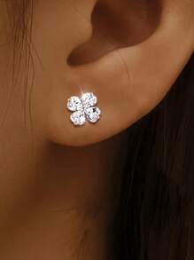 1 Pair 925 Sterling Silver Elegant Four-Leaf Clover Stud Earrings For Women, Inlaid With Synthetic Cubic Zirconia, Luxury Shining Design, Hypoallergenic, Suitable For Carnival And Music Festivals, 1 Pair Earring Gift