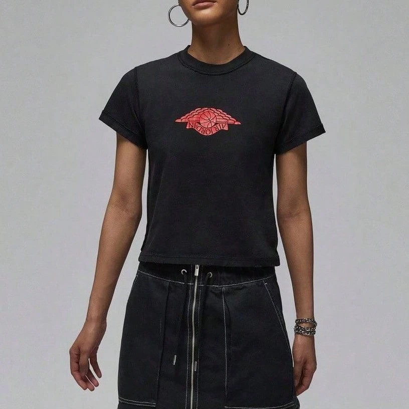 Nike 女式 AS W J FLT SS SHGF GFX TEE RA 短袖 T 恤针织圆领 T 恤 TIH2485-010 - 黑色 - 查看 1