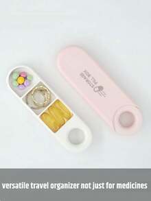 Boîte à pilules personnalisée à une main pour organisateur de pilules de voyage élancé, petite boîte à pilules pour sac à main ou poche, support à pilules compact et portable, boîte à vitamines quotidiennes élégante à 3 compartiments