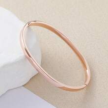 1pc Simple Stainless Steel Sleek Circle Curved Biker Bracelet With Shiny Surface And Open Clasp For Women's Everyday Wear