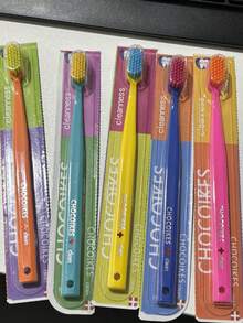 每盒1支护理牙刷 磨砂糖水果色 高密度中毛成人家庭抗菌牙刷 多色可选 独立包装牙刷 呵护牙龈清洁牙齿成人牙刷 超高密度软毛Chocoikes瑞士护理牙刷