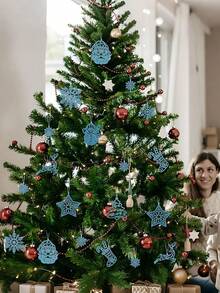 20 pièces - Décorations de flocons de neige bleus Ornements pour sapin de Noël Flocons de neige en plastique pailleté dorés Chaussettes Renne Père Noël Bonhomme de neige Divers pour un monde d'hiver féerique Nouvel An Noël Arbre, fournitures de fête, décorations pour la maison, décorations de chambre, décorations de fête, décorations de sapin de Noël, ameublement intérieur et extérieur - Bleu