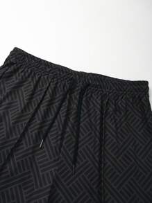 Completo sportivo casual da uomo, composto da polo shirt con stampa completa del leone e pantaloni corti fino al ginocchio, adatto per l'estate