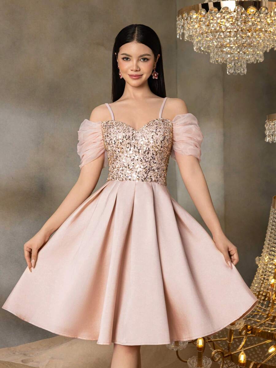 ALISA&LEO Đầm tốt nghiệp lấp lánh đính sequin dành cho nữ tuổi teen - Thiết kế hở vai, viền lưới xếp nếp, thân áo ôm sát hình trái tim đính hạt cườm, chân váy satin bóng, thích hợp cho lễ tốt nghiệp, dạ hội, dự đám cưới, các sự kiện trang trọng của trường và tiệc sinh nhật. - Màu Hồng baby - Xem 1