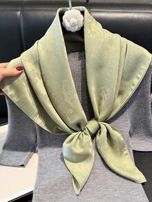 1 pezzo Elegante sciarpa quadrata in raso lucido di alta qualità con stampa floreale e fili d'argento, foulard di moda, foulard versatile per capelli, scialle, accessorio di protezione solare per donne e abiti