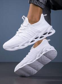 1 Pair Men's Breathable Mesh Thick Sole Sneakers, Casual Lace-Up Outdoor Shoes, Lightweight Low-Top Sports Shoes, Men's Soft Bottom Road Running Casual Sports Shoes, Lightweight & Comfortable Outdoor Travel Walking Shoes