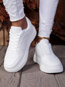 Classic Round Toe Casual Sneakers, White Lace-Up Thick Sole Comfortable Breathable Sport Shoes, Suitable For School, Campus, Sports, Spring/Autumn - White - View 5