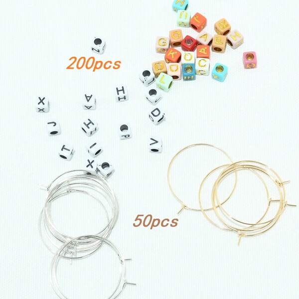 50 Sets de dijes para copas DIY - Incluye 200 paquetes mixtos Alphabet Beads y 50 marcadores de taza para tallos, identificadores de bebida para fiestas, bodas y duchas nupciales (estilo cubo, dorado/plateado) Etiquetas reutilizables con letras A-Z Beards - Perfecto para eventos de cumpleaños, fiestas festivas y coleta, marcadores elegantes para tazas para flauta de champán y copa de vino