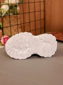 1 双黑色网眼拼布幼儿鞋，可调节钩环扣，圆头，防滑平底，舒适可爱，适合婴幼儿男孩/女孩，休闲装，秋冬季 - 查看 5